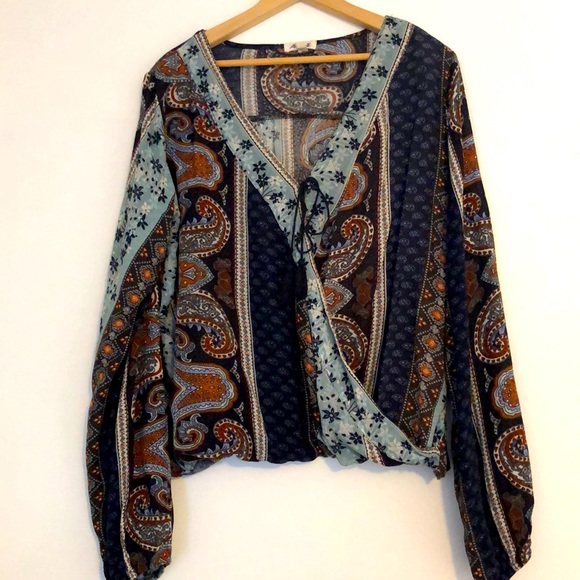 Western boho patterned blouse with tassel detail - Picture 1 of 6
